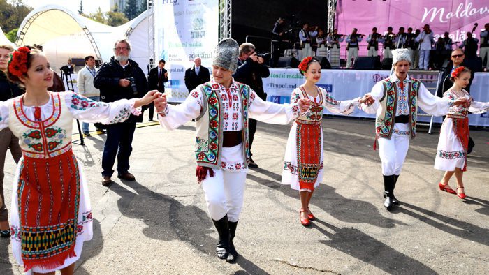 Moldova-Wine-Festival-folk-dancers-Chisinau-Europe-Davidsbeenhere