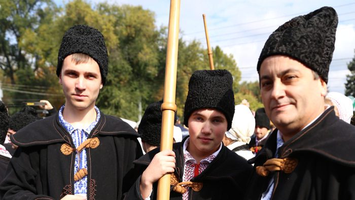 traditional-clothing-Moldova-Wine-Festival-Chisinau-Europe-Davidsbeenhere