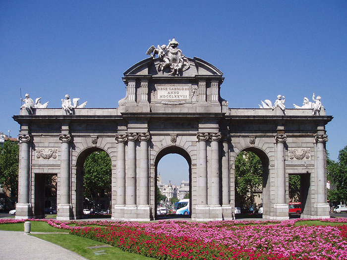 Puerta de Alcalá_Madrid_Spain_Davidsbeenhere