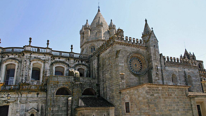 Évora Cathedral_Portugal_Davidsbeenhere