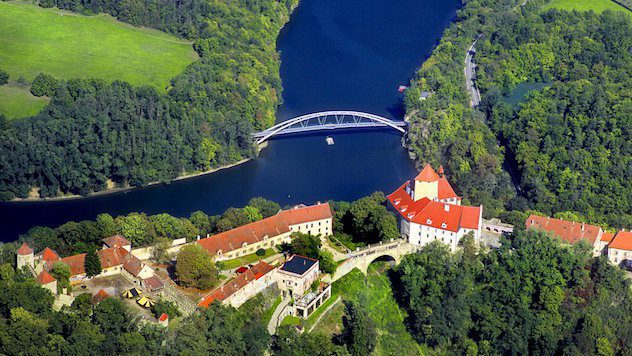 The_5_Best_Castles_to_Visit_Outside_of_Prague_Czech_Republic_Europe_Davidsbeenhere5 Cropped