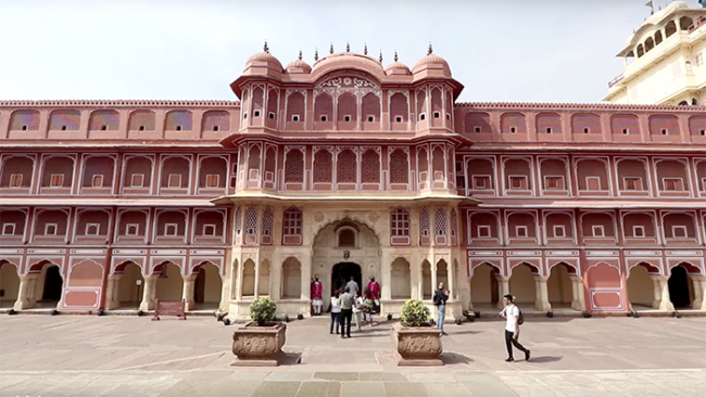 VIDEO: Traditional Rajasthani Thali & Visiting Amer Fort in Jaipur