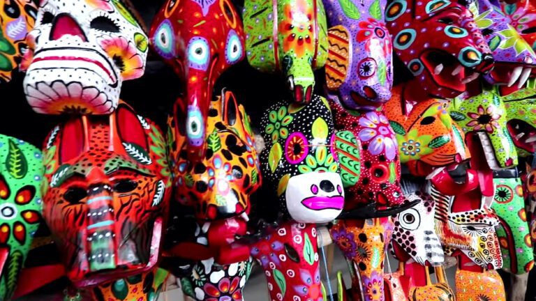 https://davidsbeenhere.com/wp-content/uploads/2018/09/video-super-colorful-mayan-street-food-artisanal-market-chichicastenango-guatemala-davidsbeenhere-4-768x432.jpg