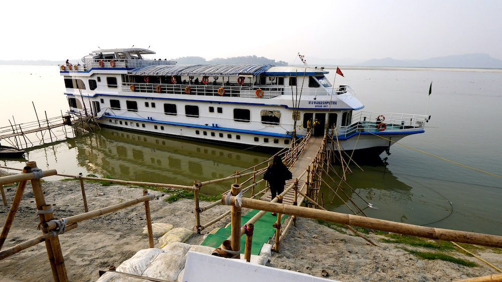 brahmaputra river cruise dinner