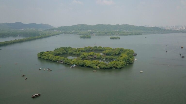 Top 10 Things to See and Eat in Hangzhou, China - David's Been Here