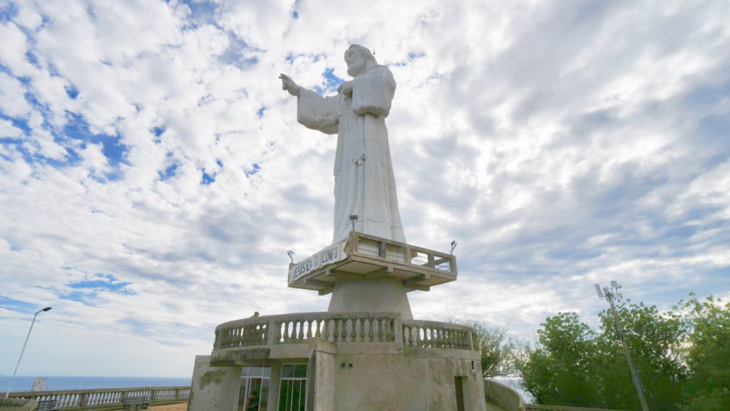 The Jesús de la Divina Misericordia statue in San Juan del Sur, Nicaragua | Davidsbeenhere