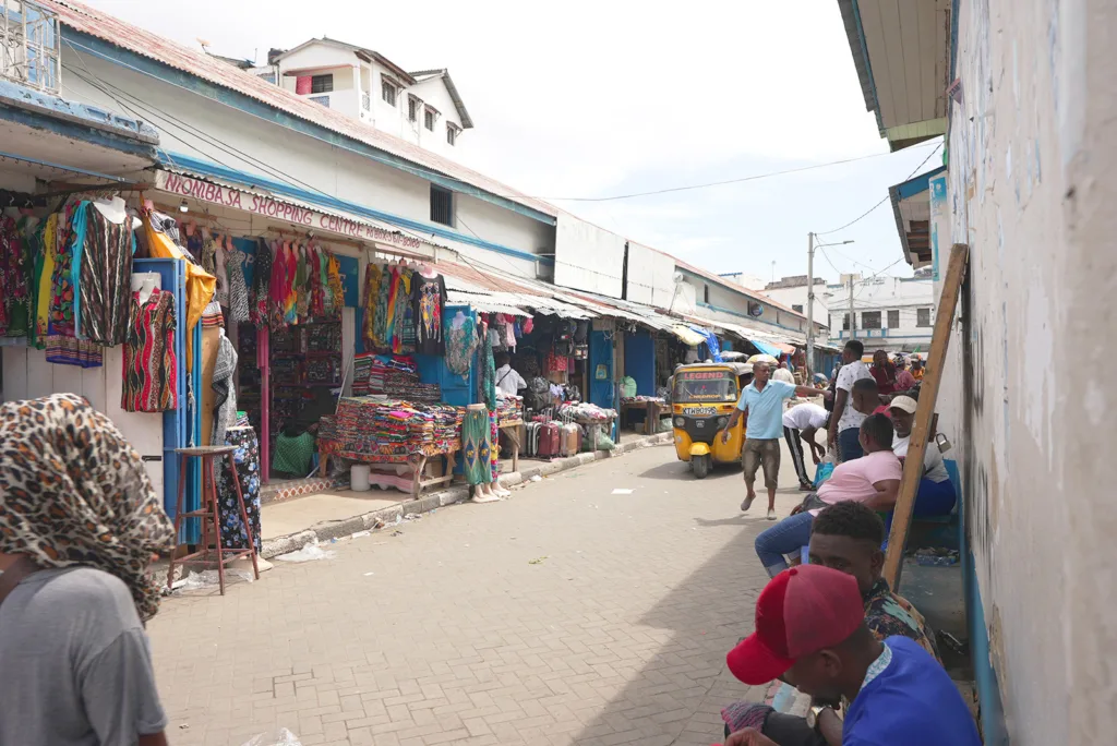 A bustling market street in Mombasa, Kenya | Davidsbeenhere