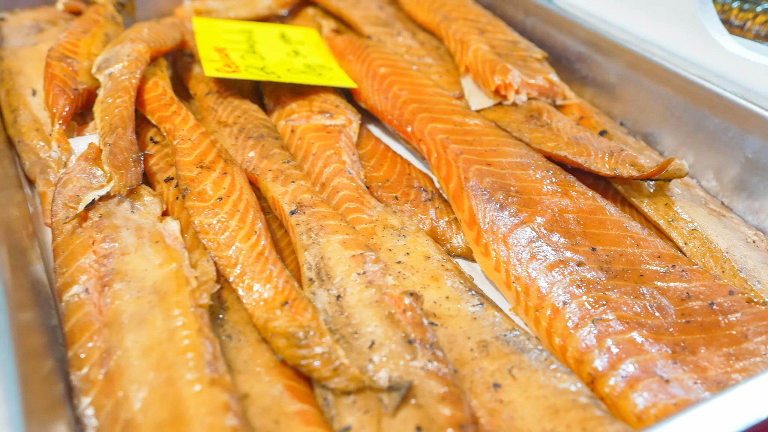Several pieces of fresh salmon at Blaak Market | Davidsbeenhere