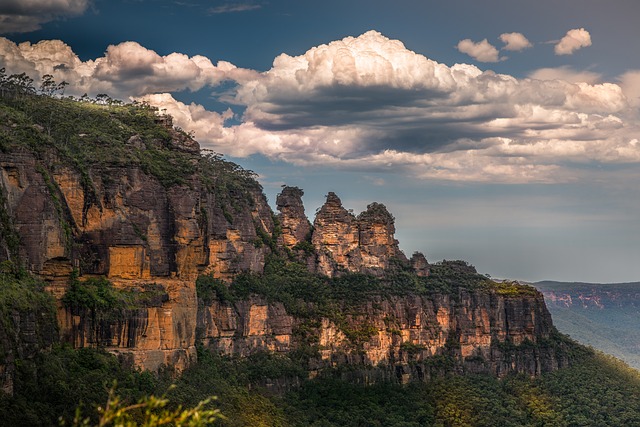 Take a Day Trip to the Blue Mountains